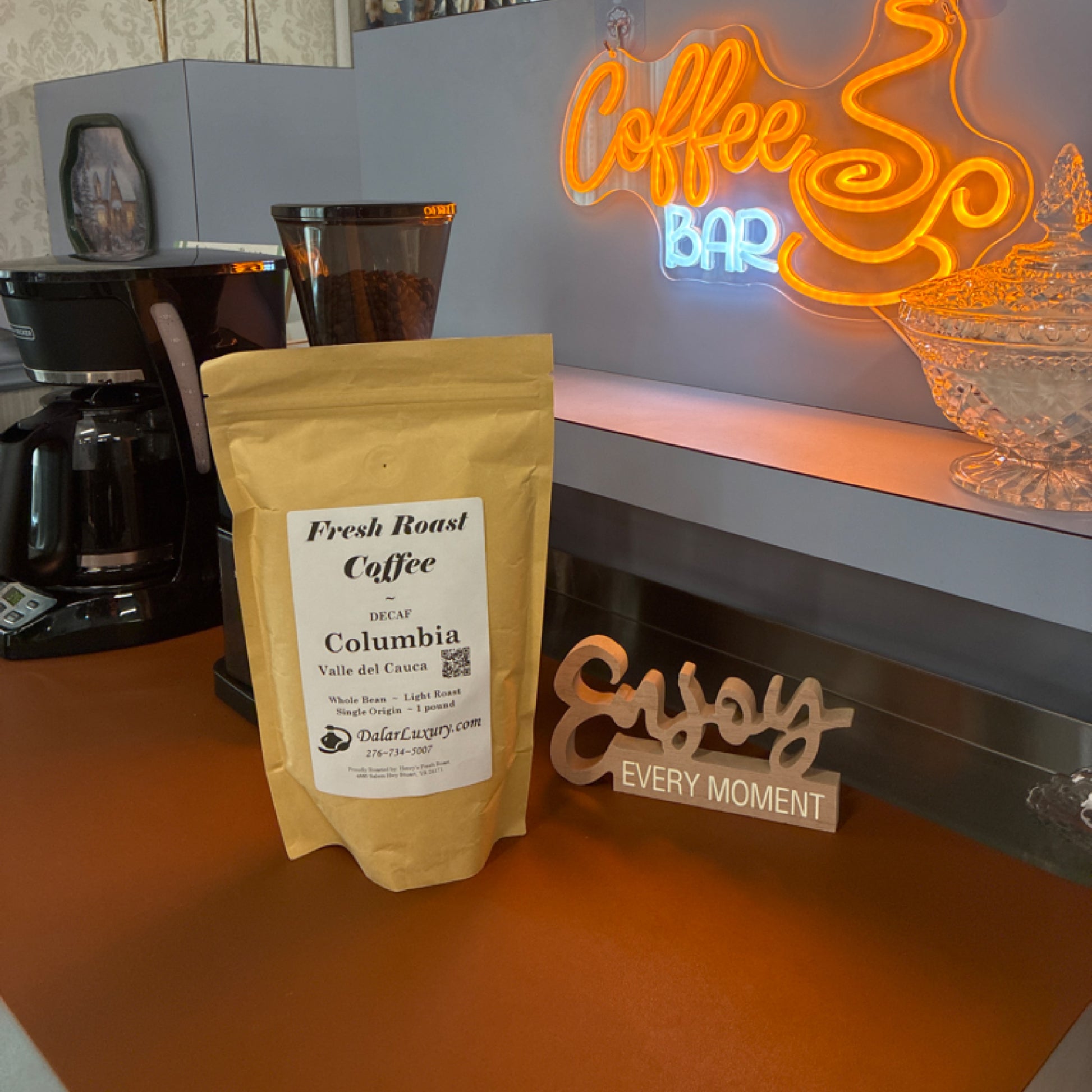 Columbia ~ Valle del Cauca, Decaf, Coffee ~ Light Roast ~ whole bean ~ 1 Pound